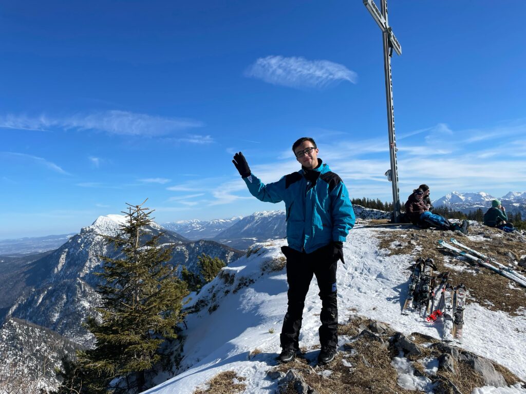 acerca del autor andres perugachi